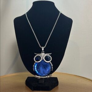 Silver Tone Owl Pendant Necklace Large Blue Gem Statement‎ Sparkle Jewelry READ
